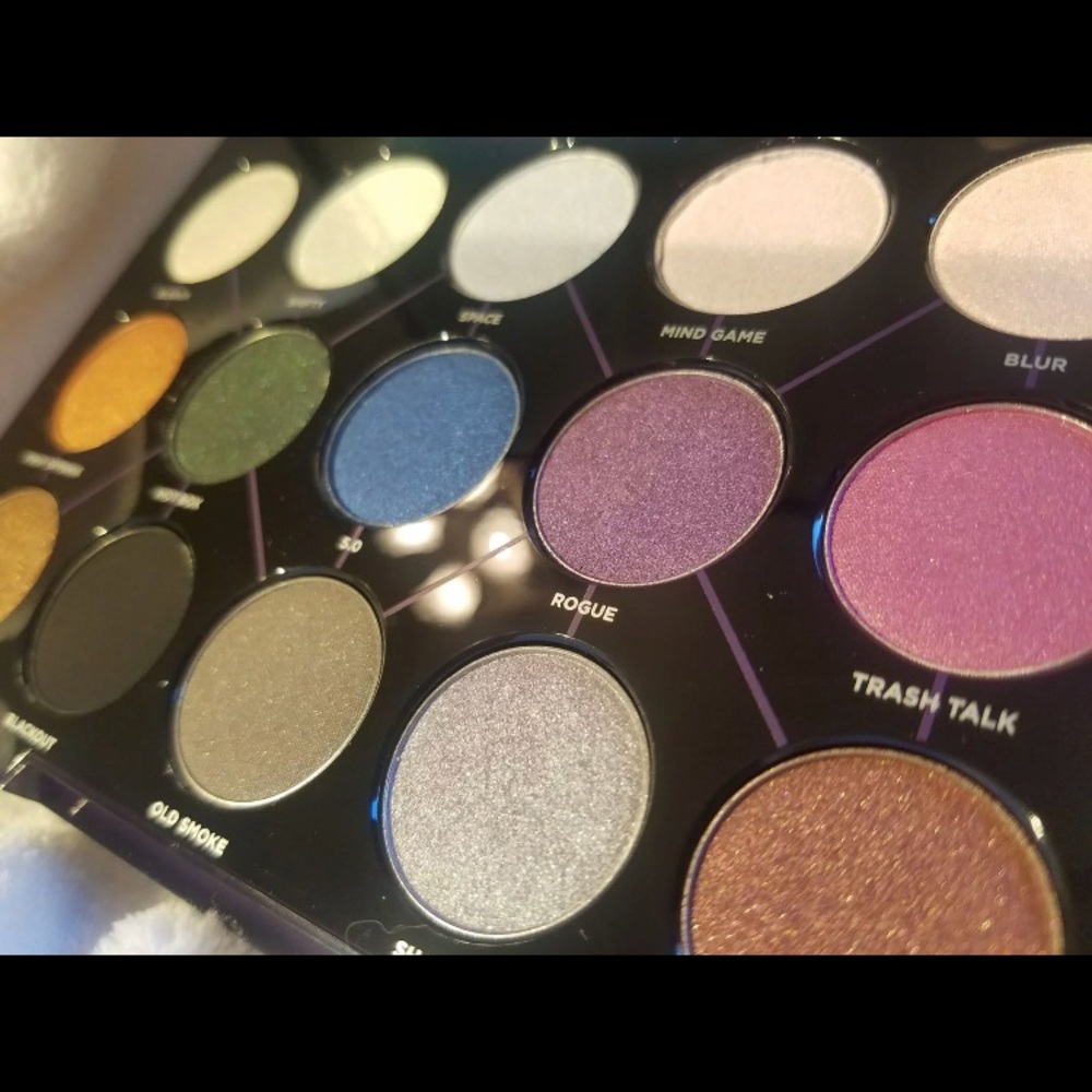 Authentic Urban Decay Distortion Palette